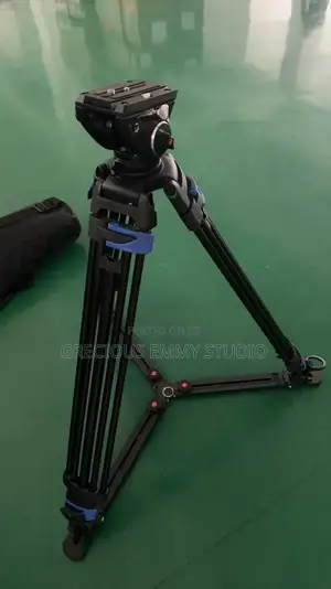 Heavy Duty Tripod Stand With Spreader