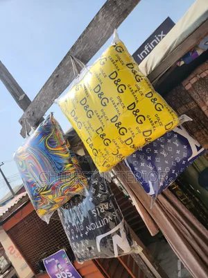 Brand New 6by6 Duvet With Bed Sheet and 4 Pillow Cases