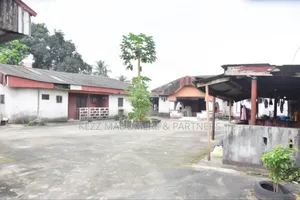 6bdrm Bungalow in Near Girls' Sec., Port-Harcourt for sale