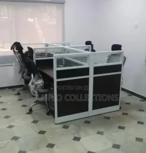 Quality 4 Seaters Workstation Office Table