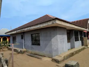 2bdrm Bungalow in Uyo for sale