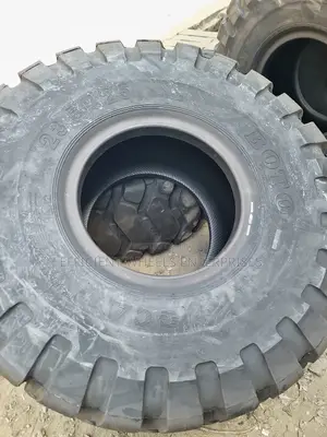 23.5-25 Radial Tyre for Caterpillar Payloaders Dumper Trucks