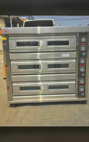 9 Trays Oven
