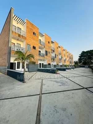 4bdrm Duplex in Ikeja for sale