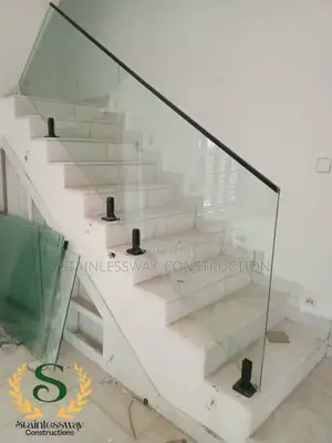 Glass Handrails/Spigot Stand