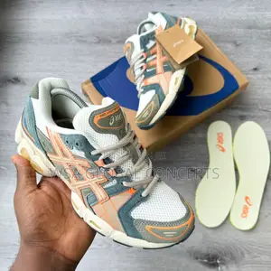 Asics Gel Nimbus 9 Cream Feather Grey