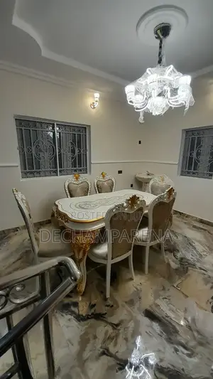 Royal Dining Table