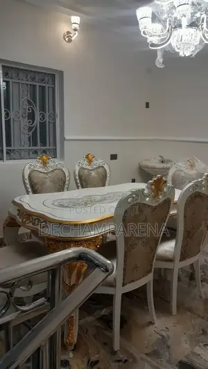 Royal Dining Table