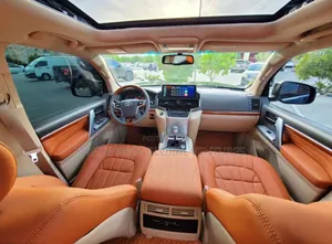 Land Cruiser Kit and Steering Wheel Android Screen