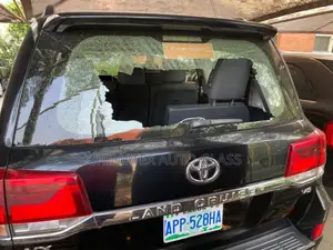 We Deliver and Install All Kinds of Back Windscreen Glass