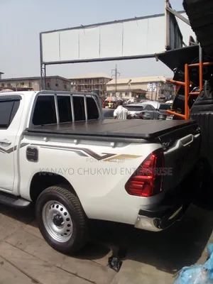 *Back Cover for Toyota Hilux 2023