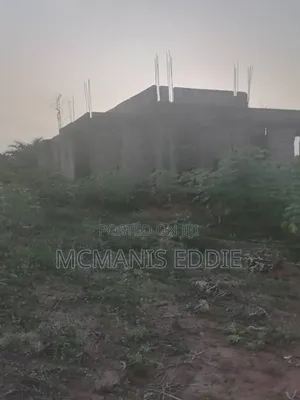 Spacious 4 Bedrooms Bungalow at Distress Sale on 50/100