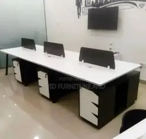 6 Men Workstation Table