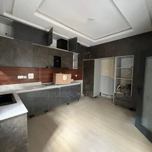 4bdrm Townhouse / Terrace in Wuye for rent