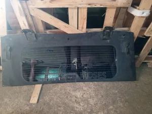 GMC Yukon 2010 Back Windshield