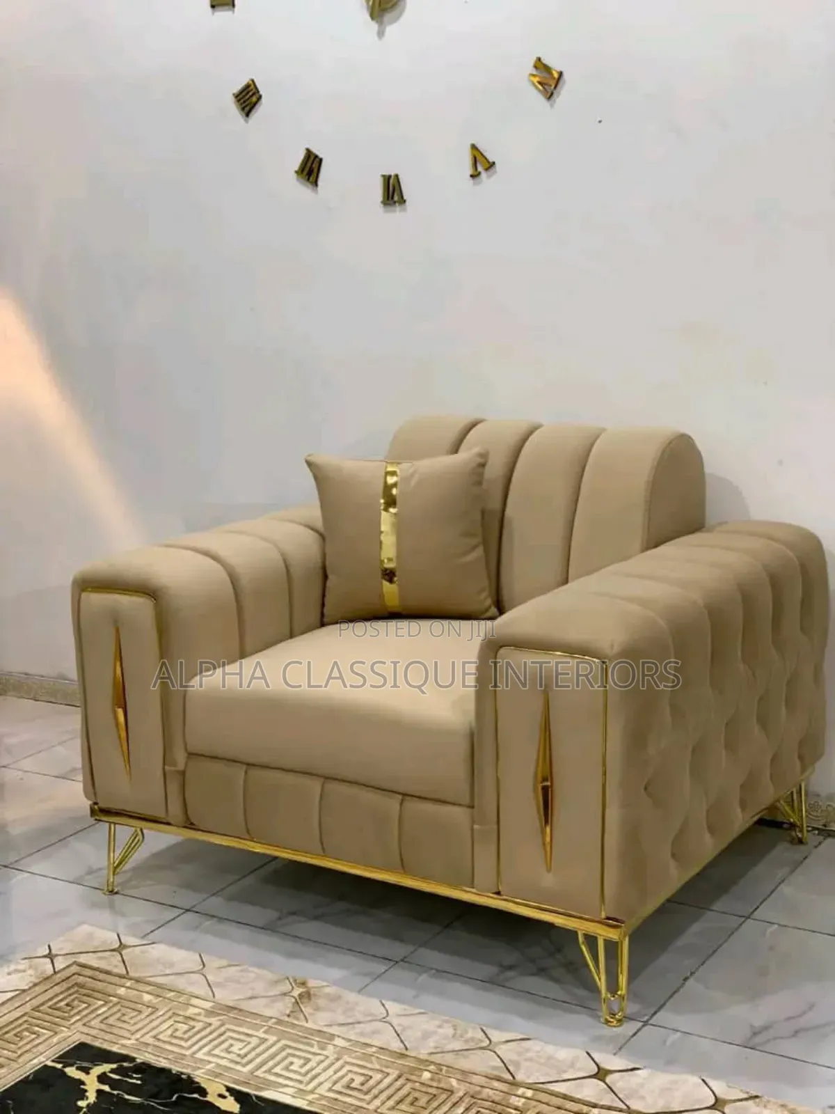 Classique Model Sofa