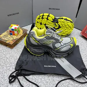BALENCIAGA Track