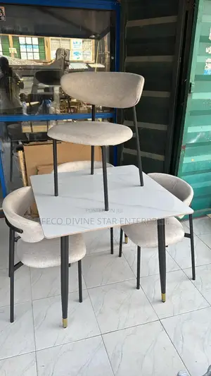 Strong Dining Set