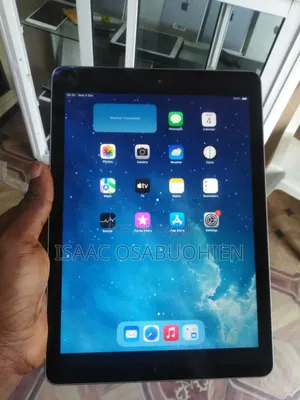 Apple iPad 9.7 32 GB Black
