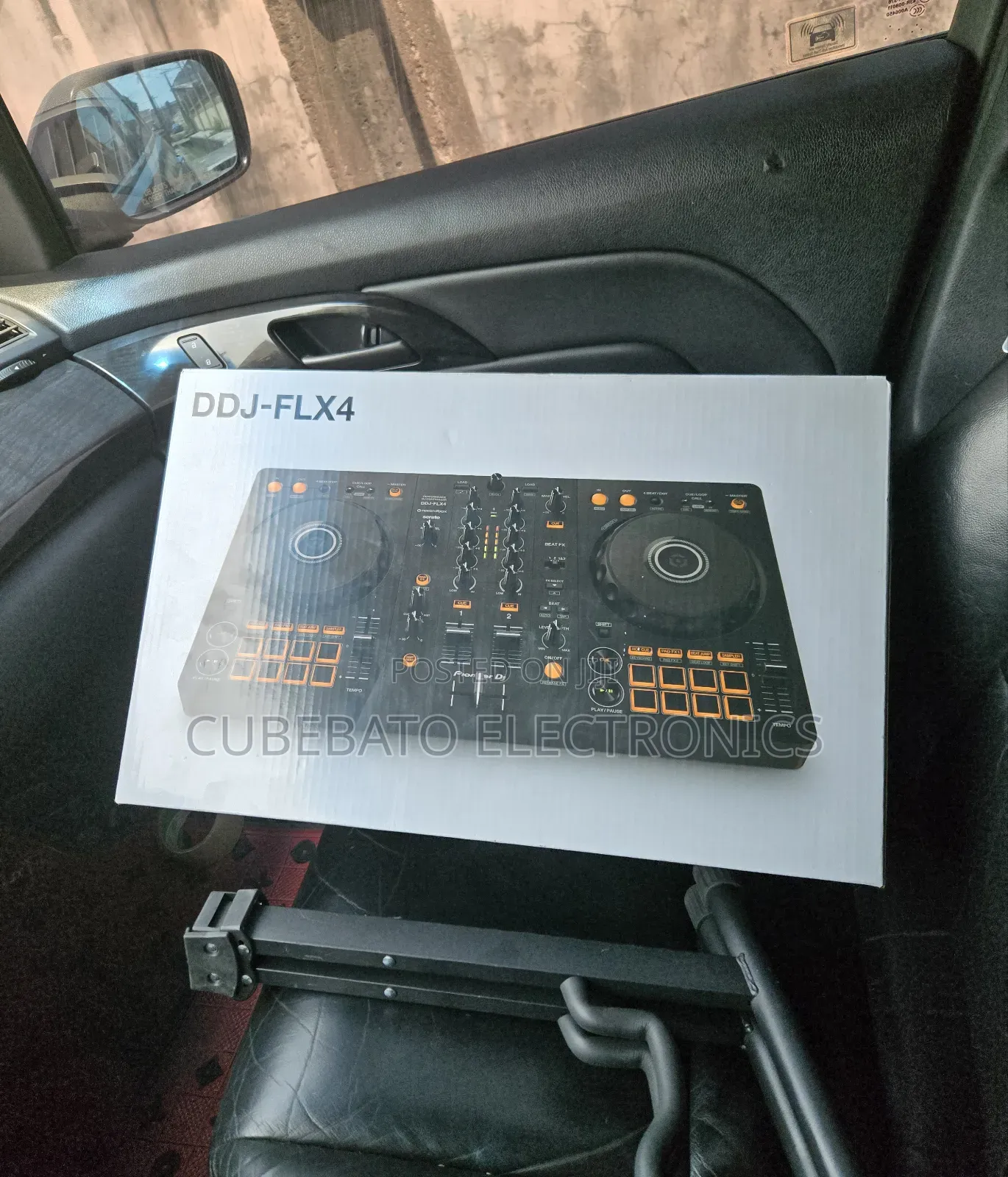 DDJ Flx4 Controller