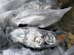 Headlight Toyota Corolla 2010