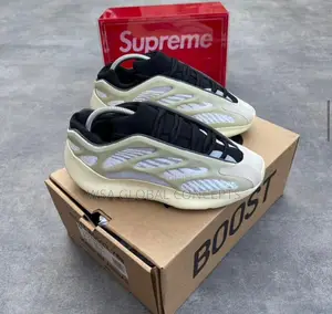 High Quality Adidas Yeezy Boost 350 Sneakers