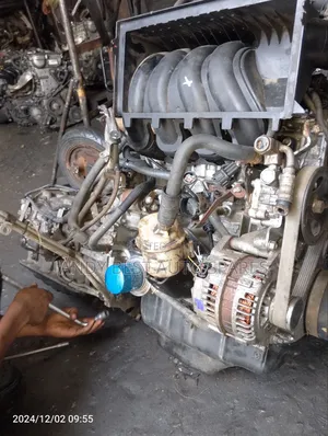 Engine Suzuki Equator 2009)2013 4cylinder 2.5L