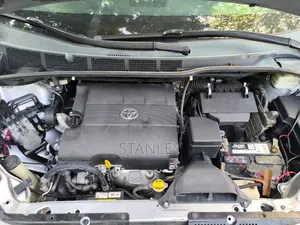 Toyota Sienna SE FWD 8-Passenger 2013 Silver