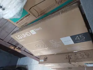 Super Smart Bright LG 45" TV + Youtube/Bluetooth