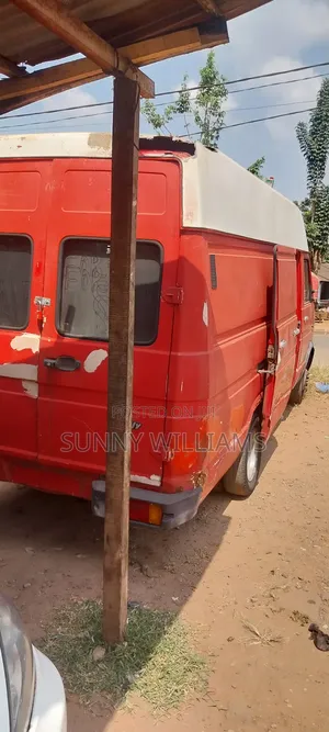 Iveco Arway 2000 Red