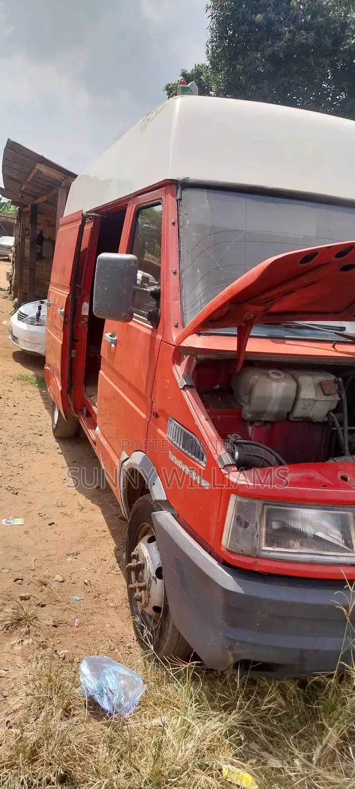 Iveco Arway 2000 Red