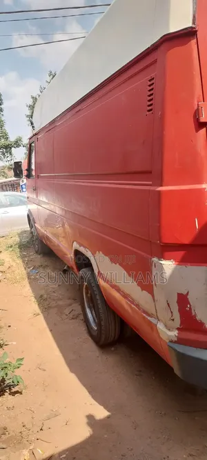 Iveco Arway 2000 Red