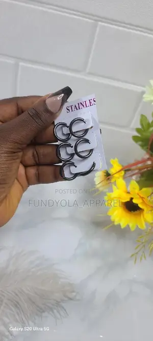 Mini Black Loop Earring