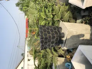 FLOWER VASE FOR SELL(Black and Gold)