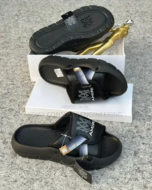 Amiri Quality Slides