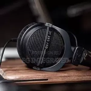 Beyerdynamic DT990 Pro Studio Headphone
