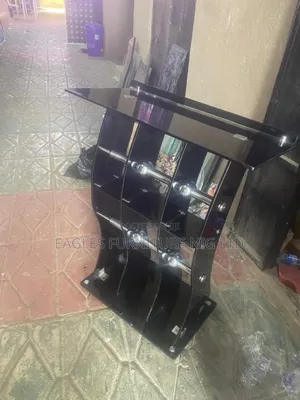 Quality Tinted Glass Church Pulpit