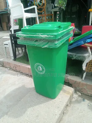 240 Liters of Plastic Dustin