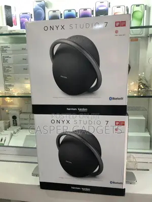 Onyx Studio 7 Black