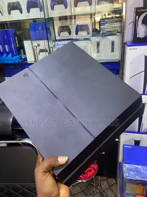 Neatly Uk Used Ps4 Fat With Controllers and Games