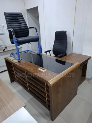 Luxury Executive Office Table With Extension