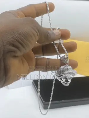 Iced Luxury Men’S Silver Neckpiece N Pendant