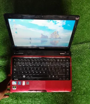 Laptop Toshiba Satellite L735 4GB Intel Pentium HDD 250GB