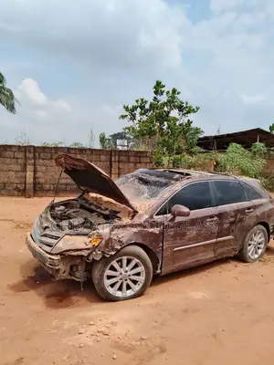 Toyota Venzer Pano Roof, Windscreen Glass All Available