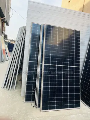 600watts Canadian Solar Panels With 25 Years Guarantee