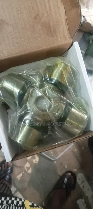 Universal Joint Cross-Bearing