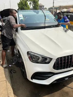 Mercedes Gle53 2022 Coupe Windscreen Installation