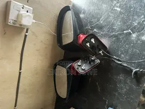 2 Pieces Side Mirror Toyota Venza 2010