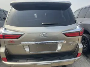 Lexus LX 570 AWD 2017 Gold
