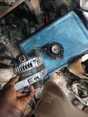 Alternator Toyota Highlander, Sienna, Camry and Avalon 12